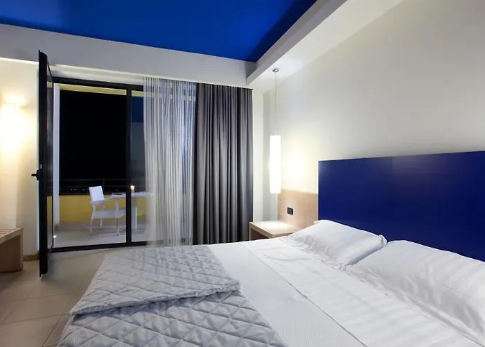 Esperia Palace & Hotell 5*