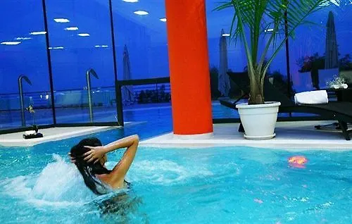 Esperia Palace & Hotell 5*